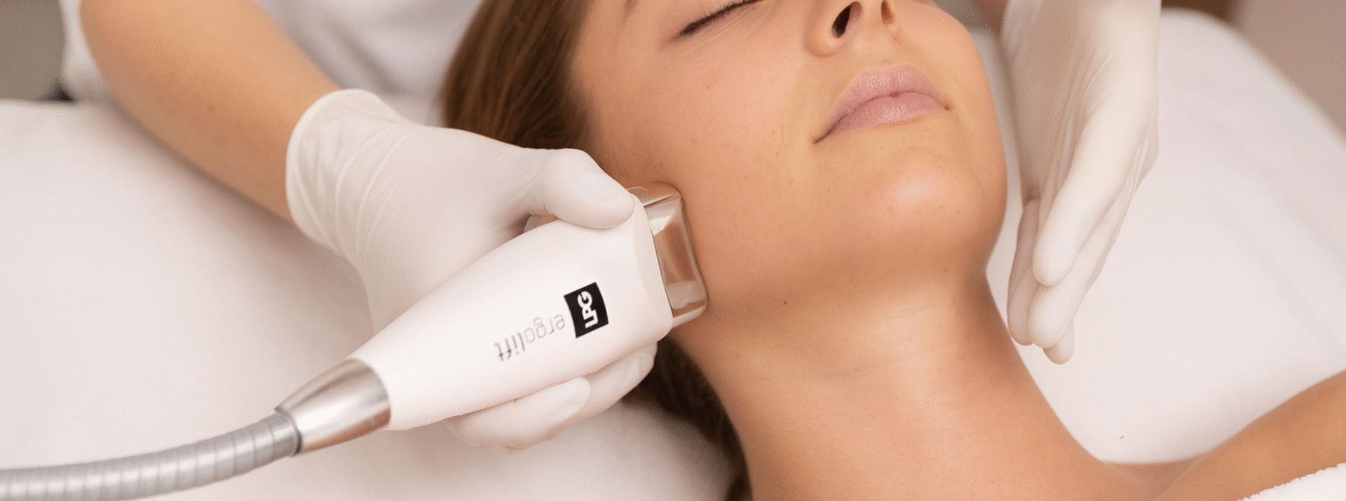 LPG Endermologie gezichtsbehandeling met de Alliance behandelkop.